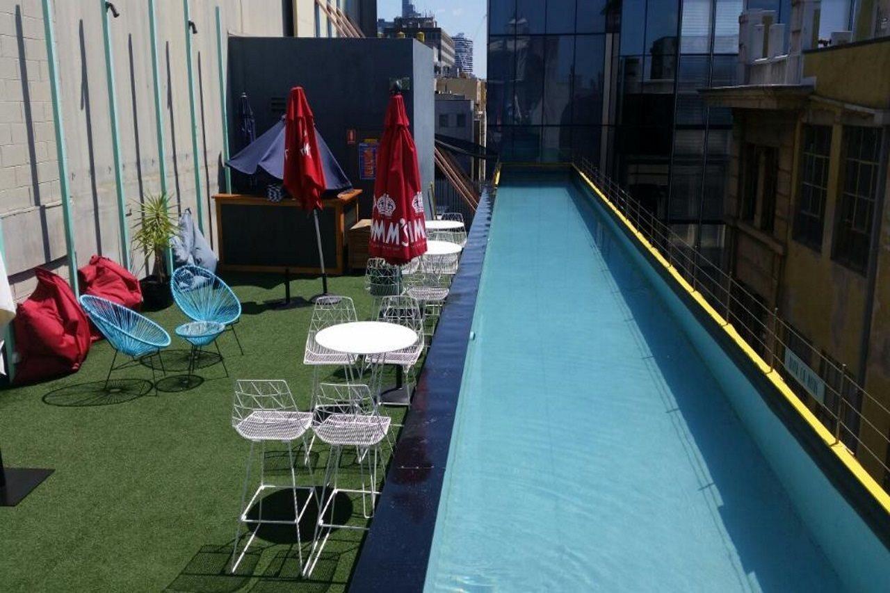 Adelphi Hotel Melburne Exterior foto Rooftop pool at the hotel